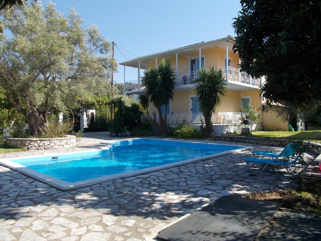 Iris Villa Apolpaina Екстериор снимка