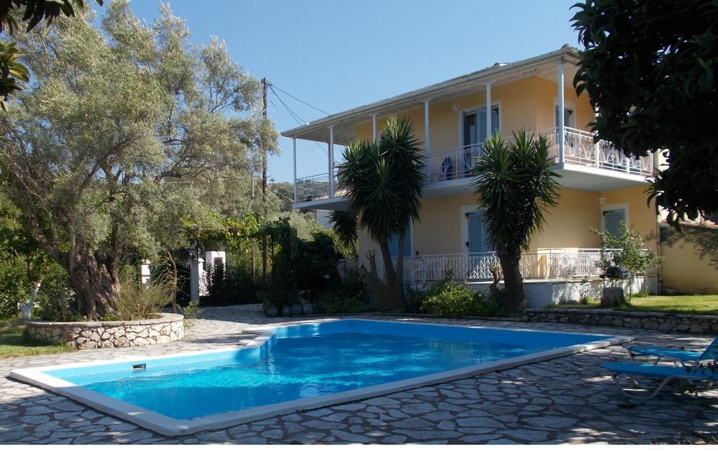 Iris Villa Apolpaina Екстериор снимка